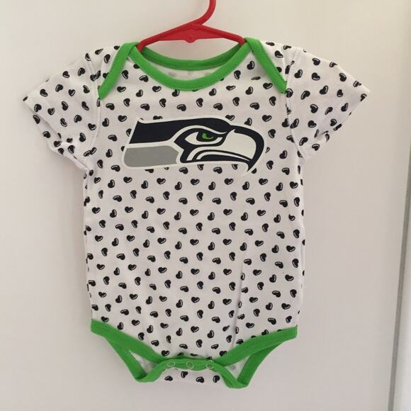 🏈NWT Set of 3 NFL Seattle Seahawks Heart Bodysuits (3-6 Months) - Picture 4 of 8